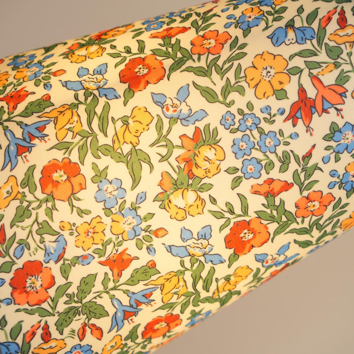 Lampe de table florale Arronvia