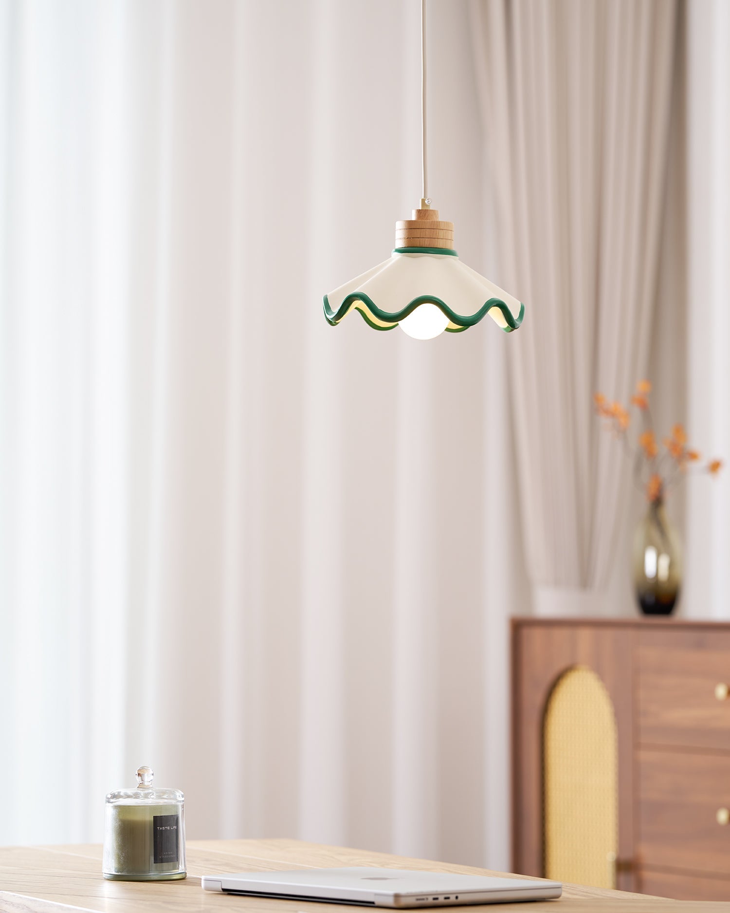 Suspension festonnée Jaonévia