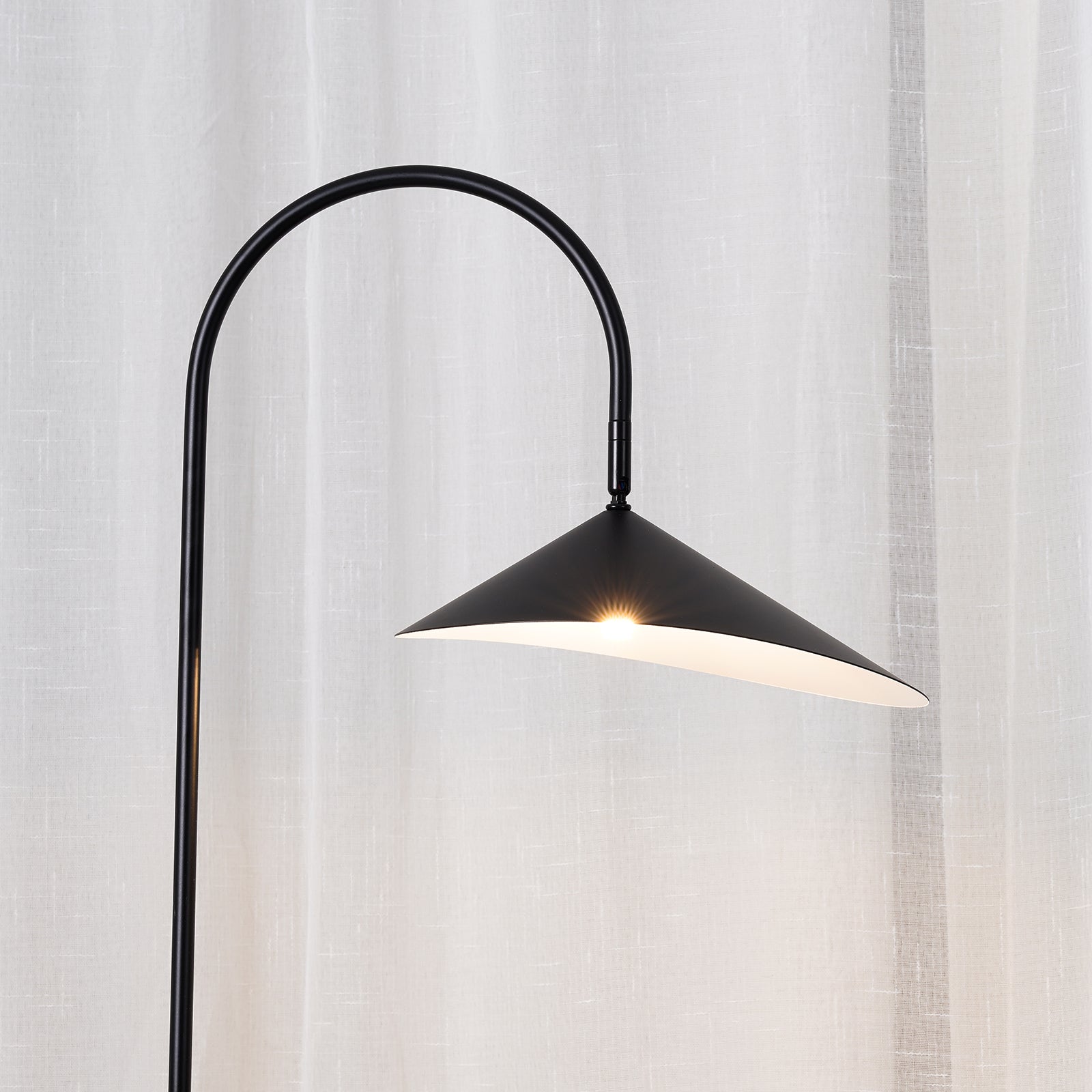 Lampadaire minimaliste Loovis