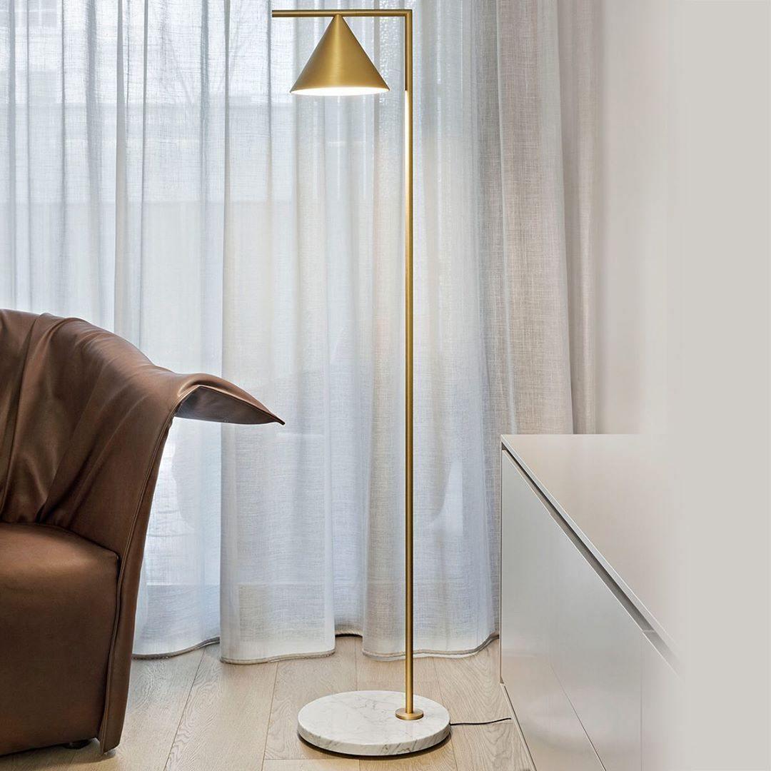 Lampadaire conique Celmirellea