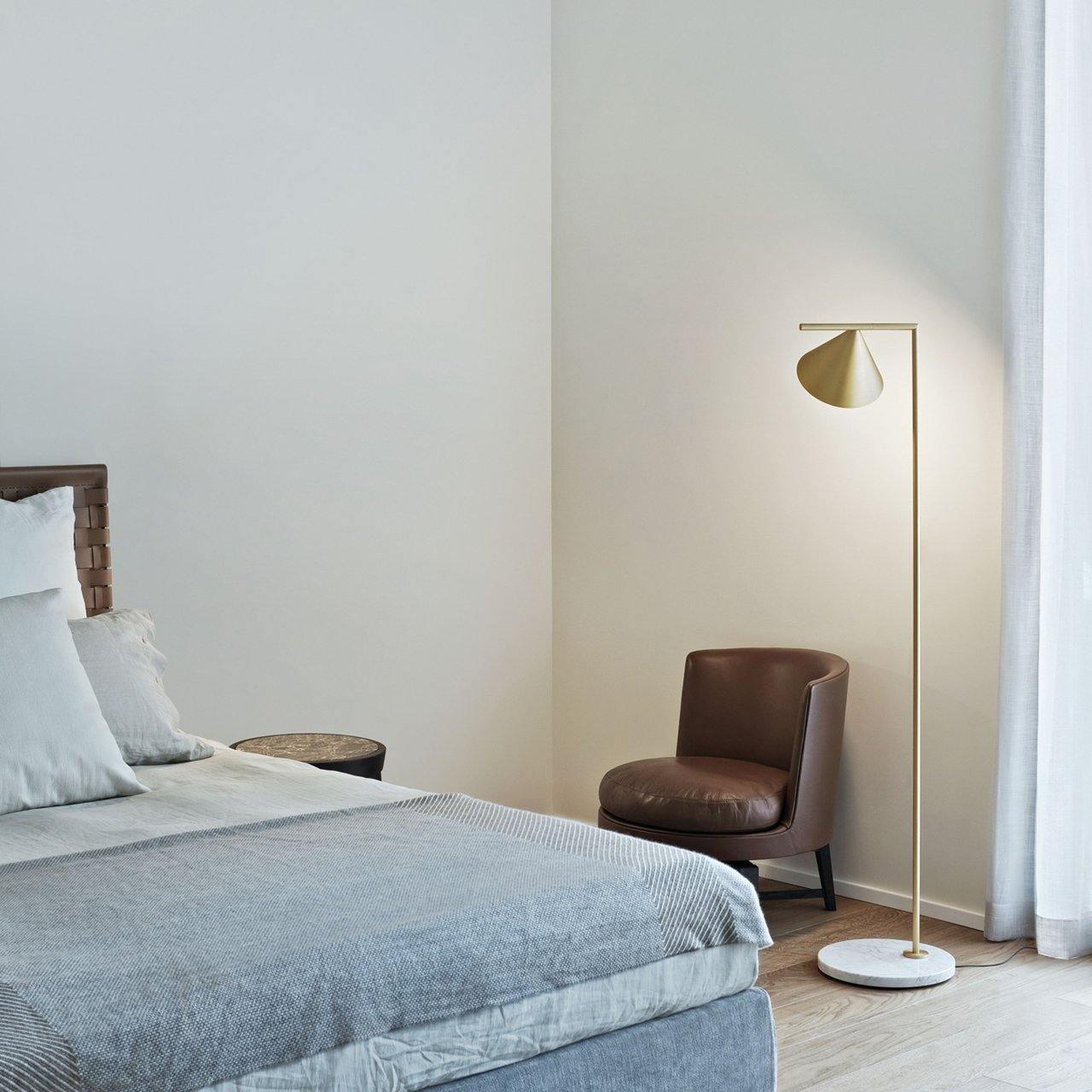 Lampadaire conique Celmirellea