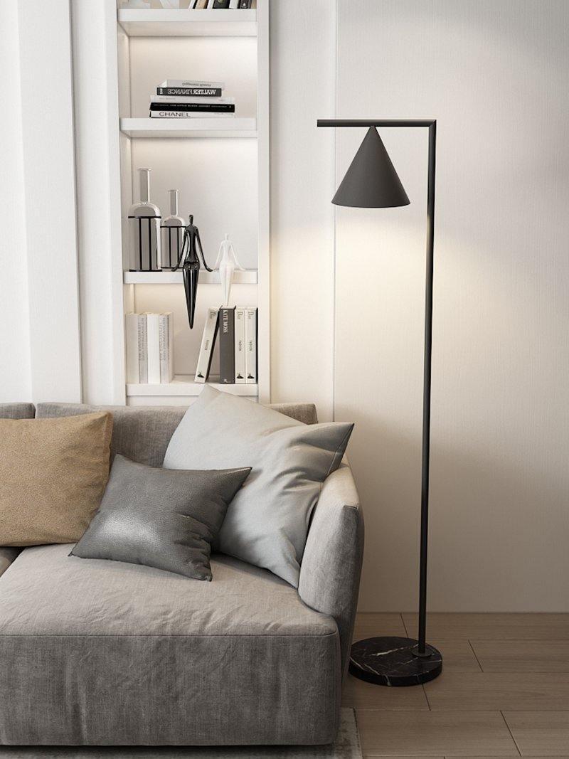 Lampadaire conique Celmirellea