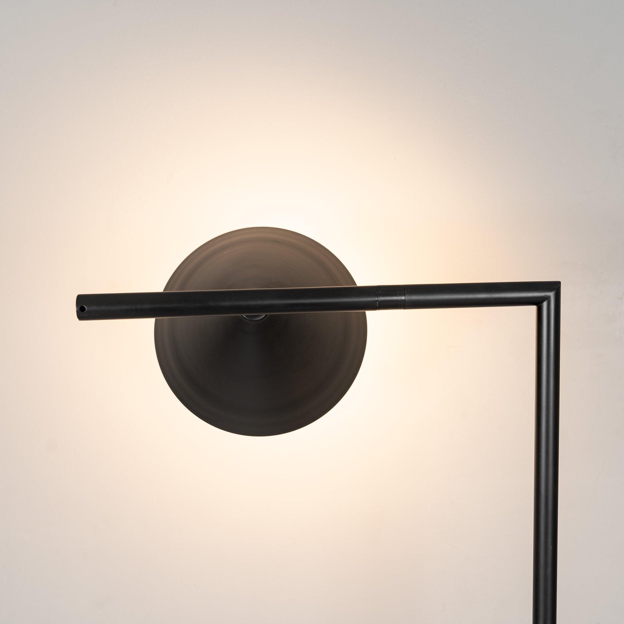 Lampadaire conique Celmirellea