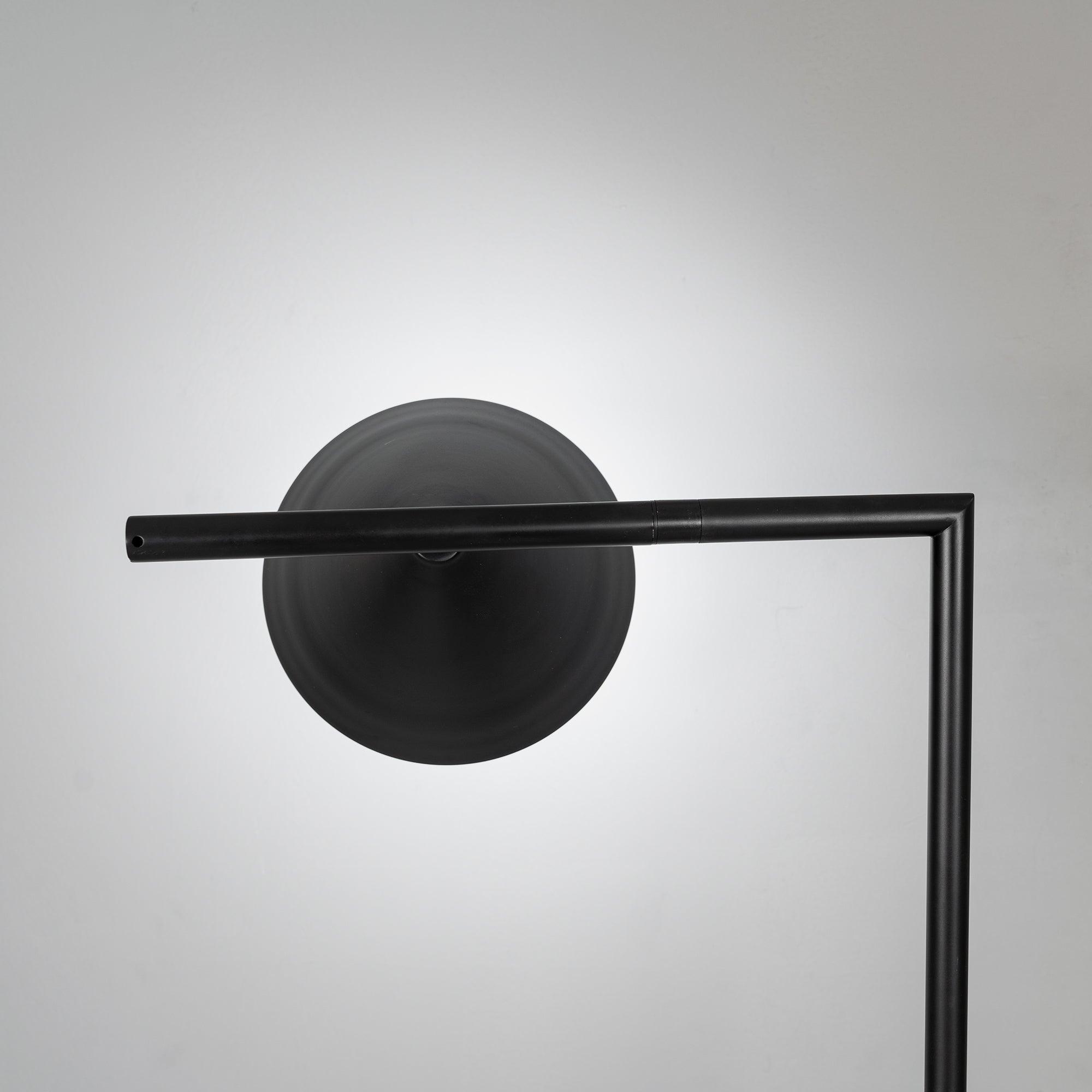 Lampadaire conique Celmirellea