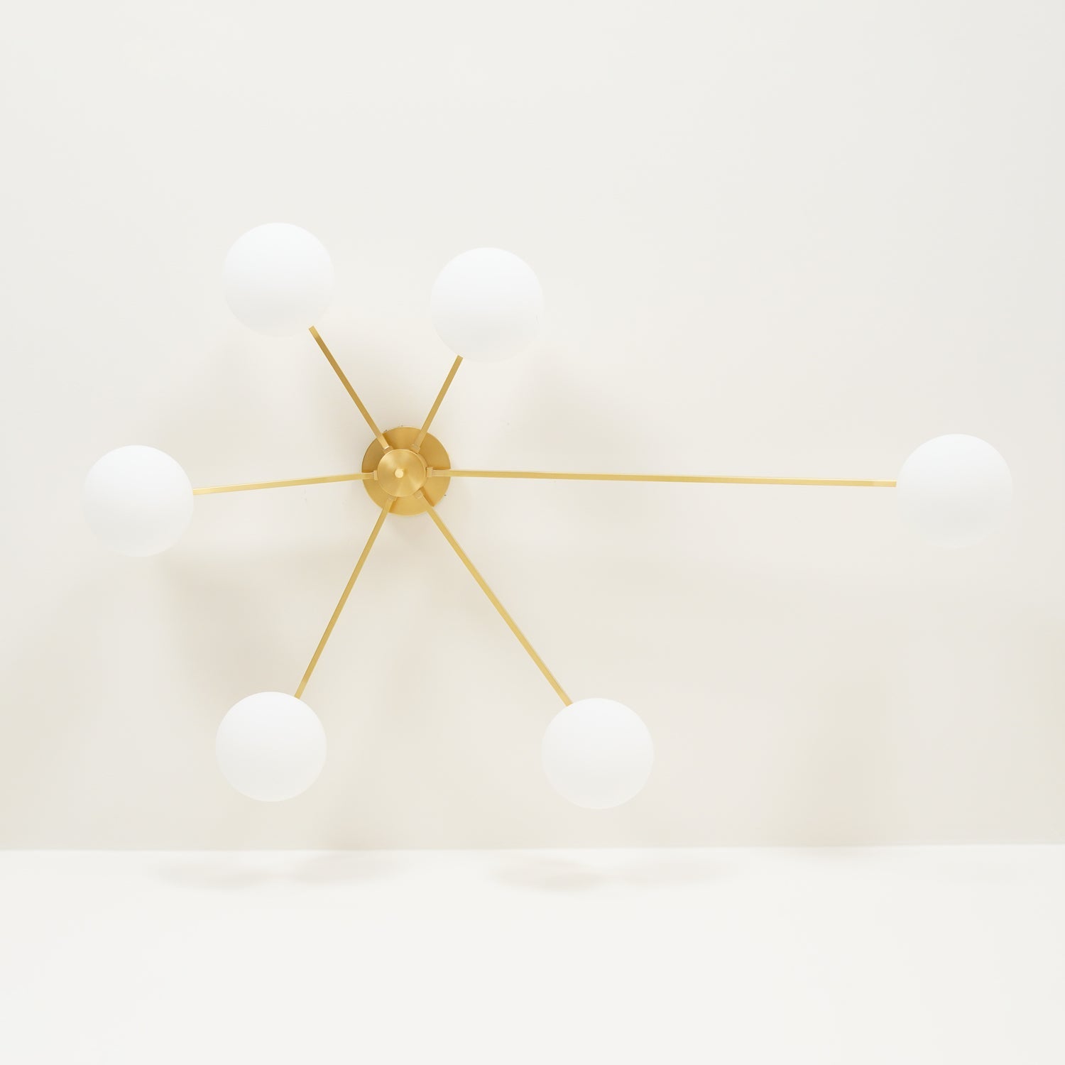 Plafonnier moderne Caluelo