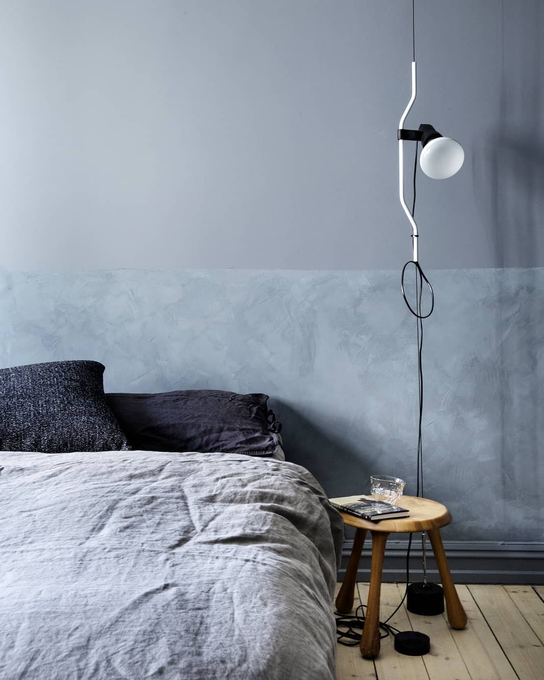 Lampe Emvionacq allant du sol au plafond