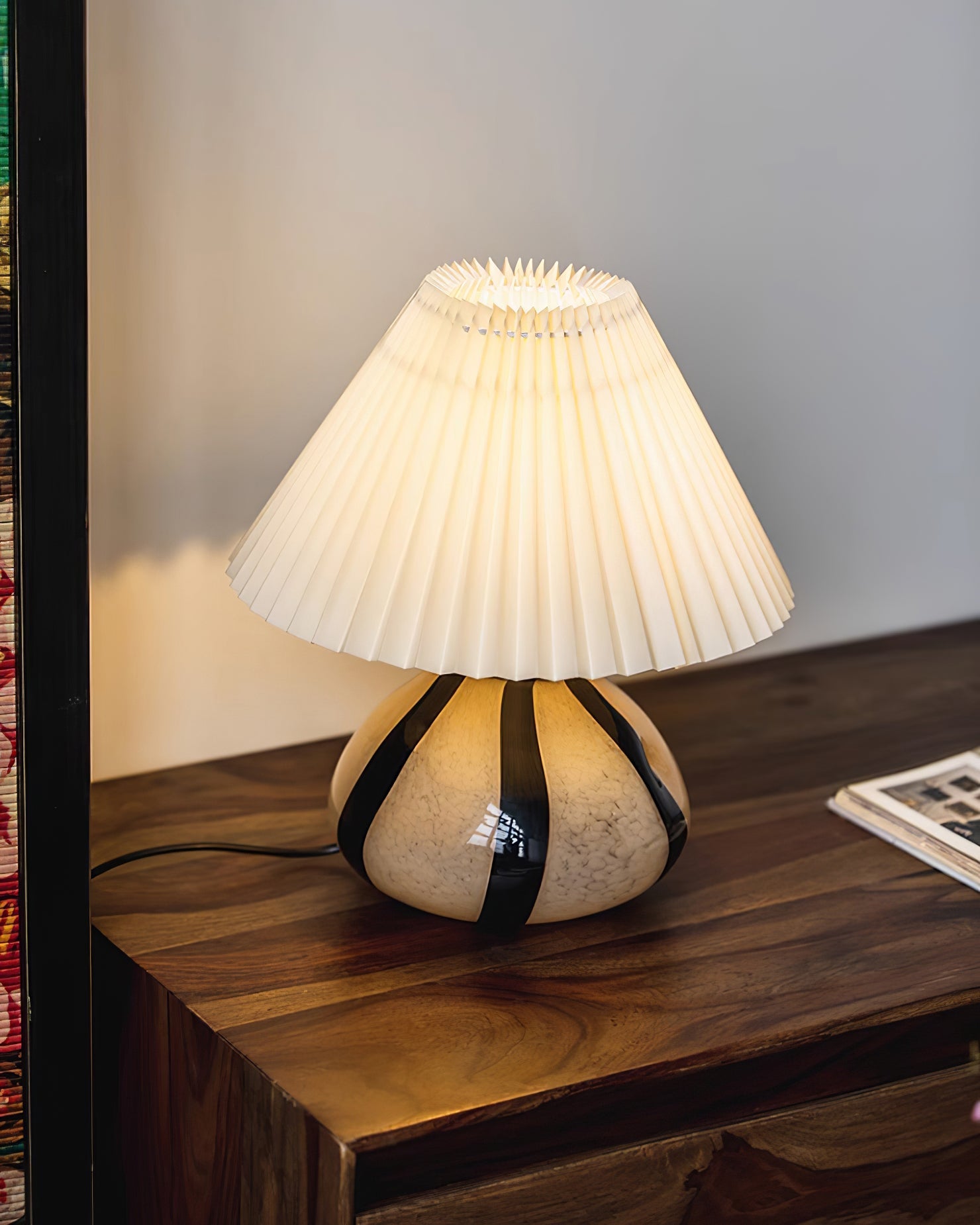 Lampe de table plissée Melrieno