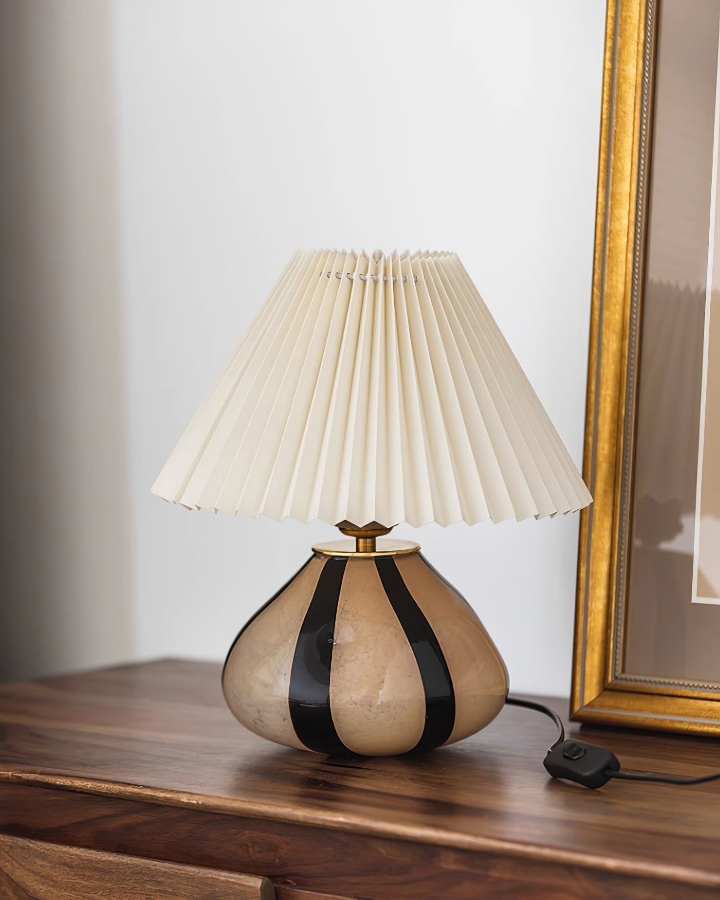 Lampe de table plissée Melrieno