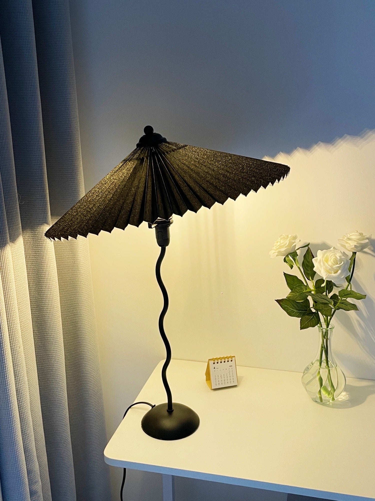 Lampe de table ondulée Toraris