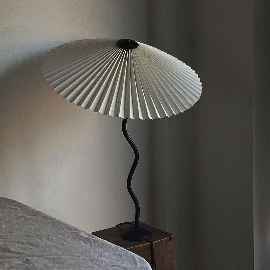 Lampe de table ondulée Toraris
