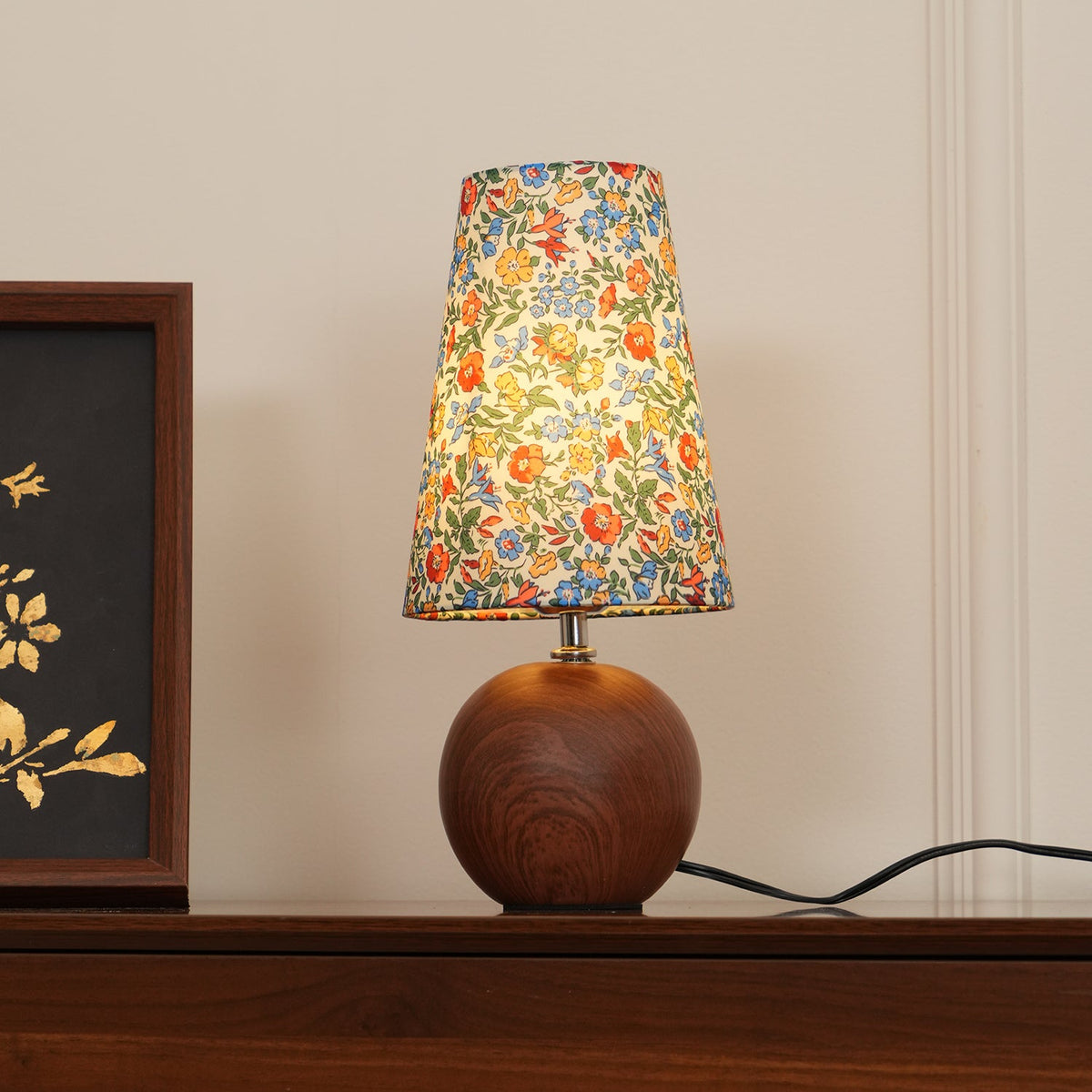 Lampe de table florale Arronvia