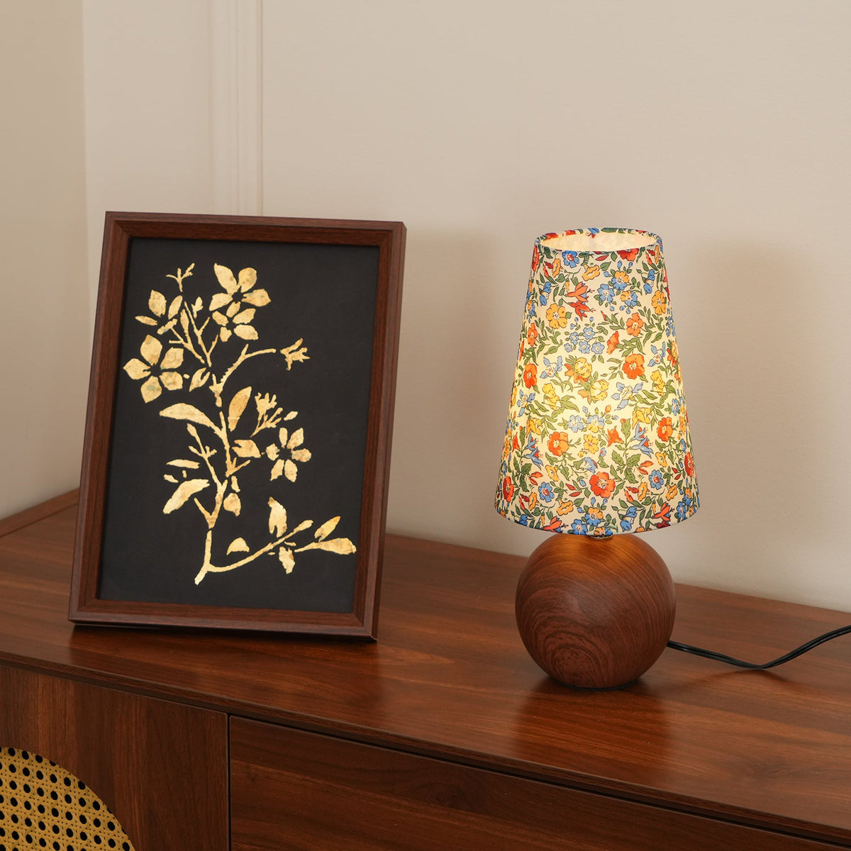 Lampe de table florale Arronvia