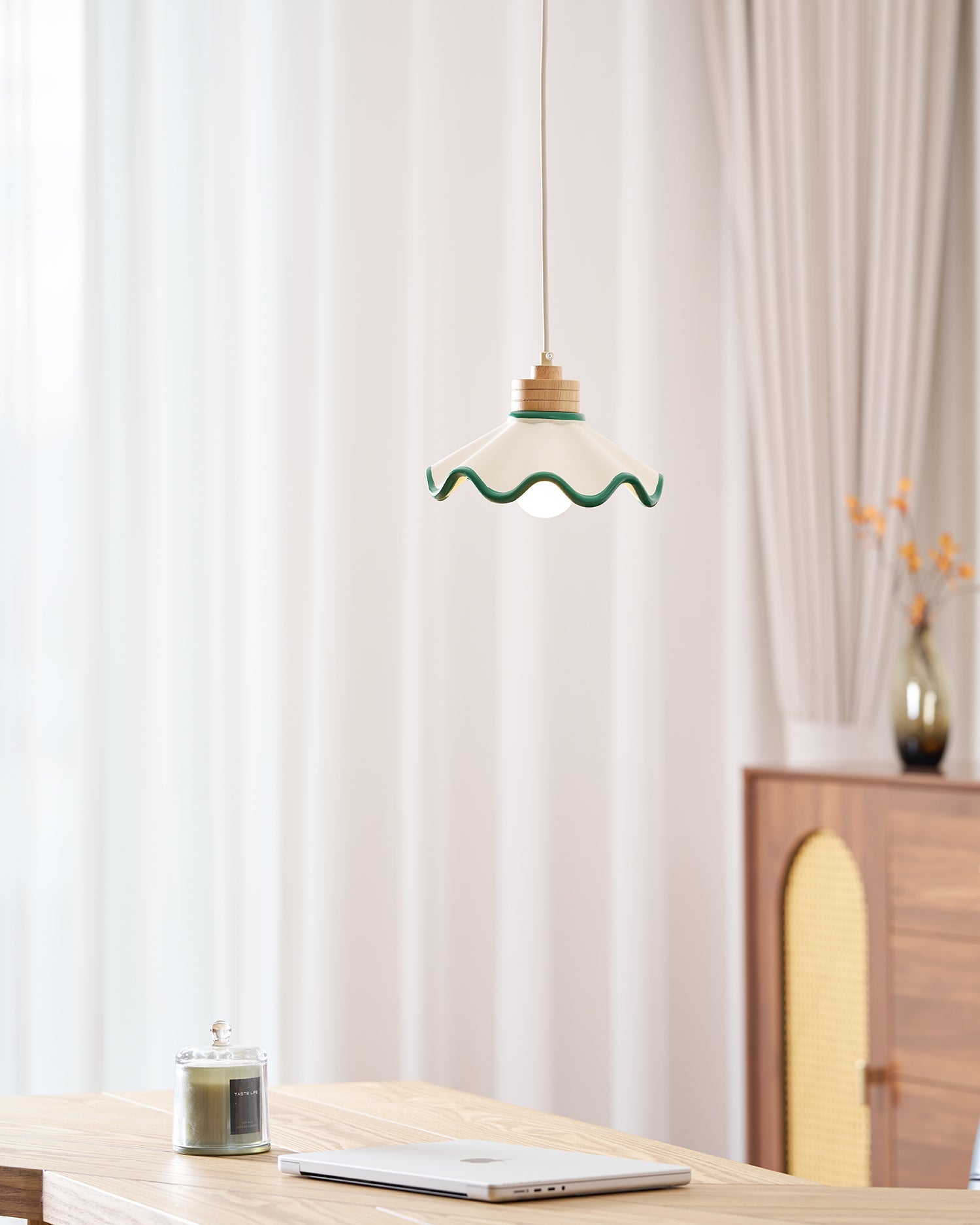 Suspension festonnée Jaonévia