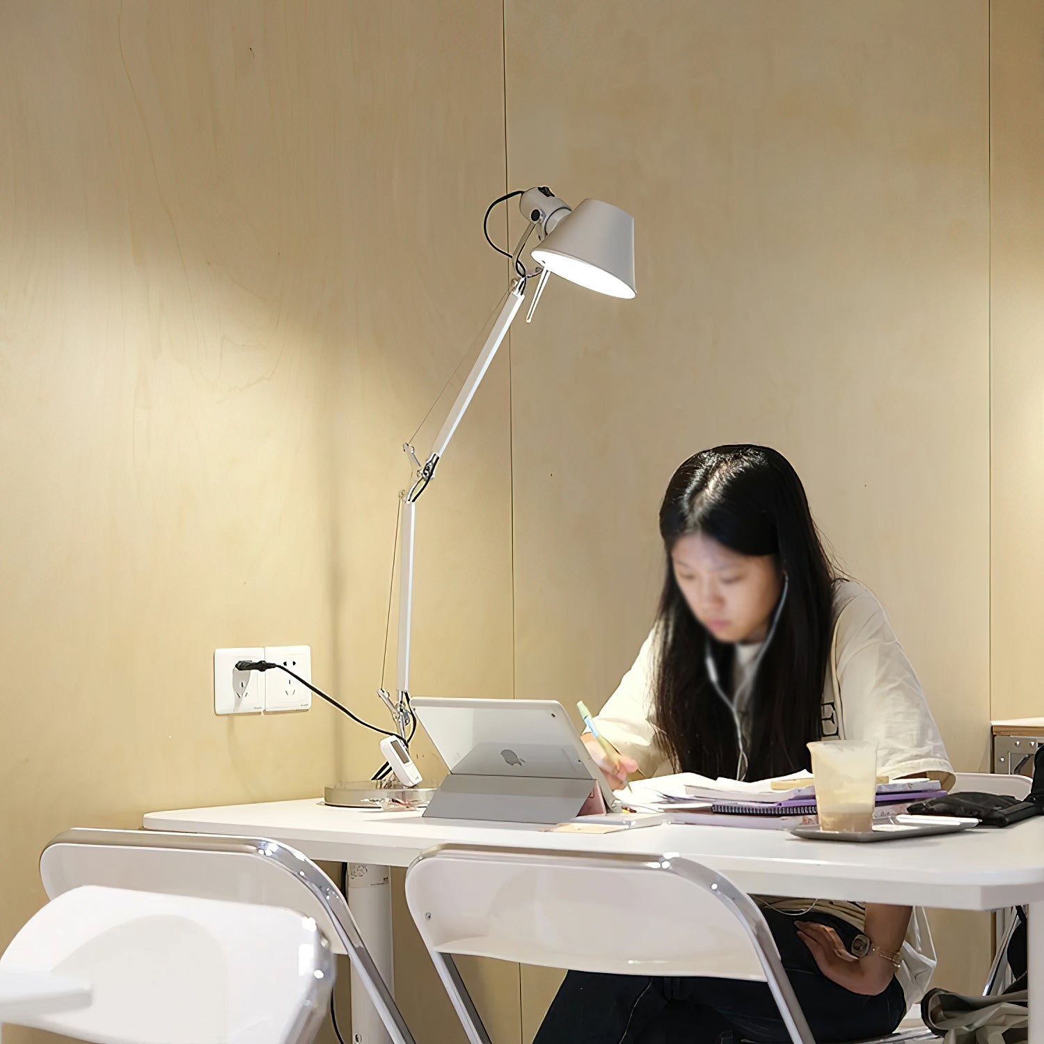 Lampe de table articulée Fibelisse
