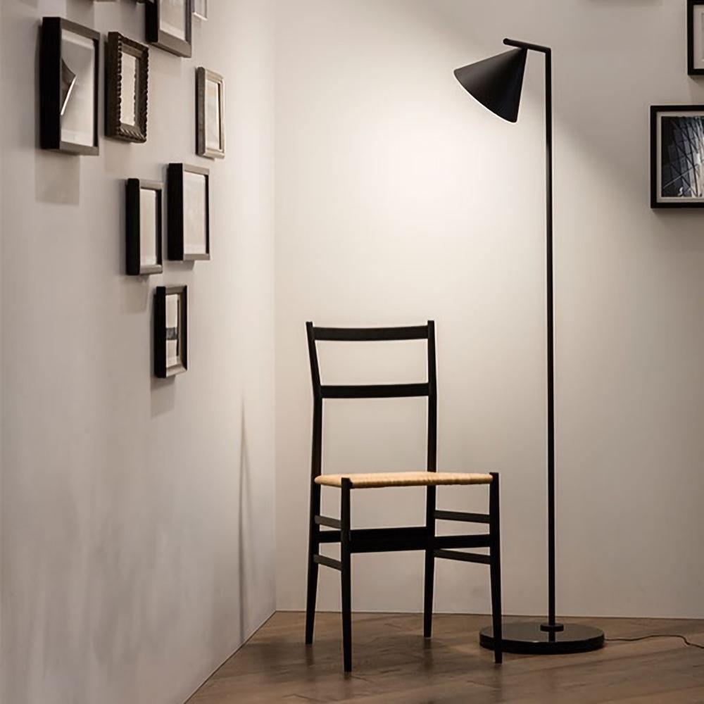 Lampadaire conique Celmirellea
