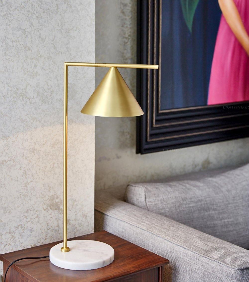 Lampadaire conique Celmirellea