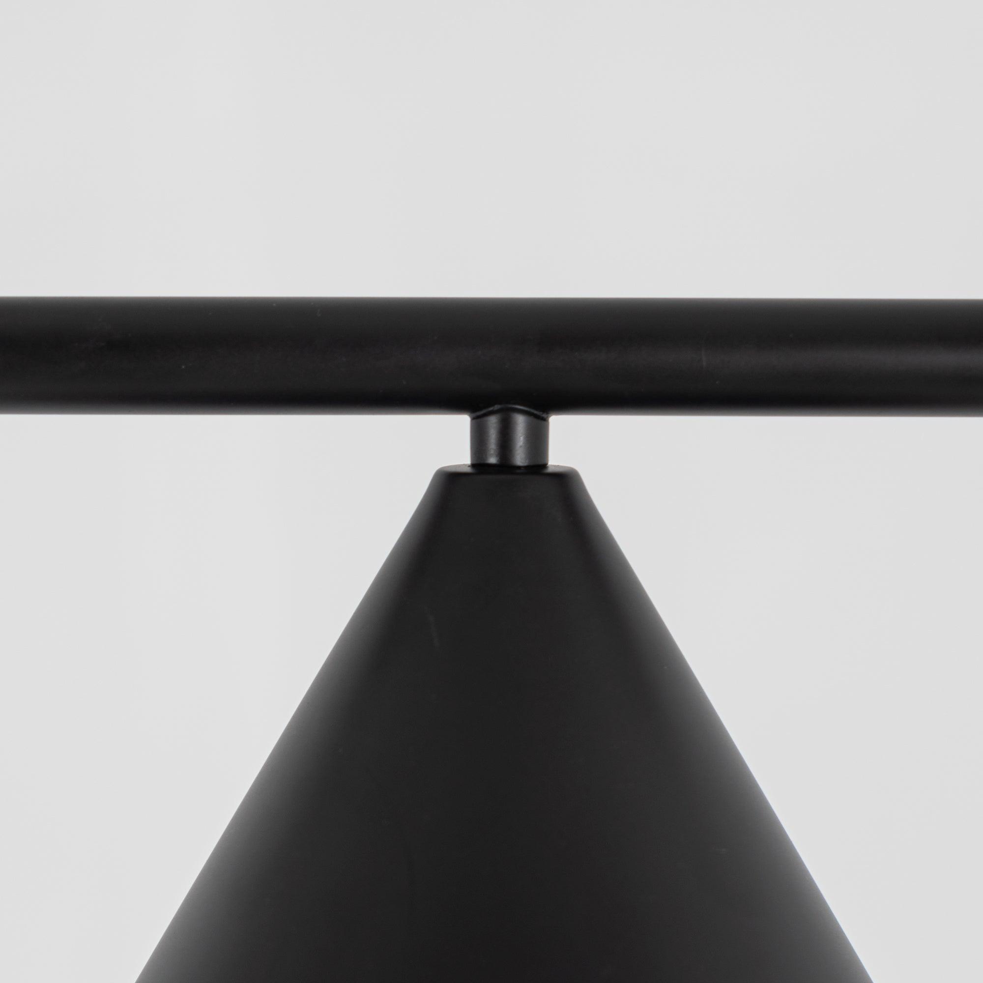 Lampadaire conique Celmirellea