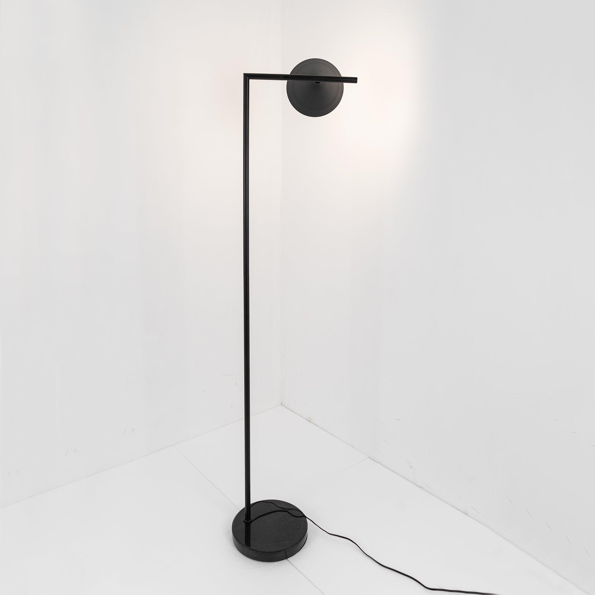 Lampadaire conique Celmirellea