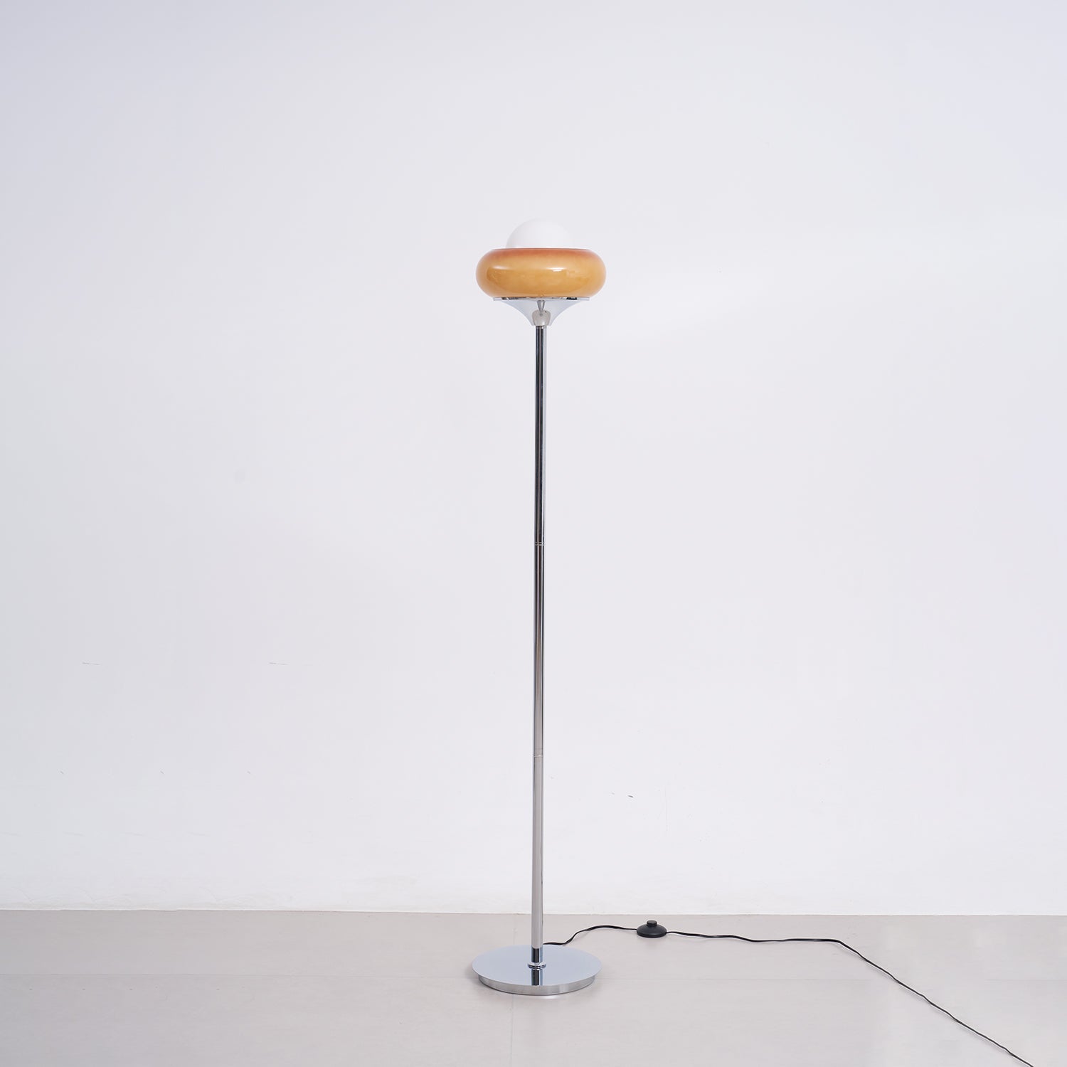 Lampadaire globe Perenelléa