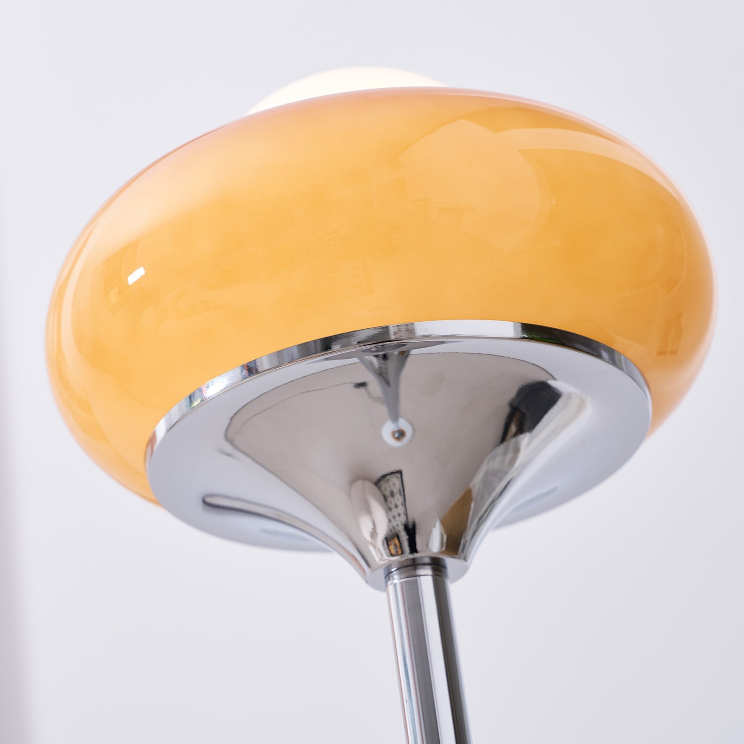 Lampadaire globe Perenelléa