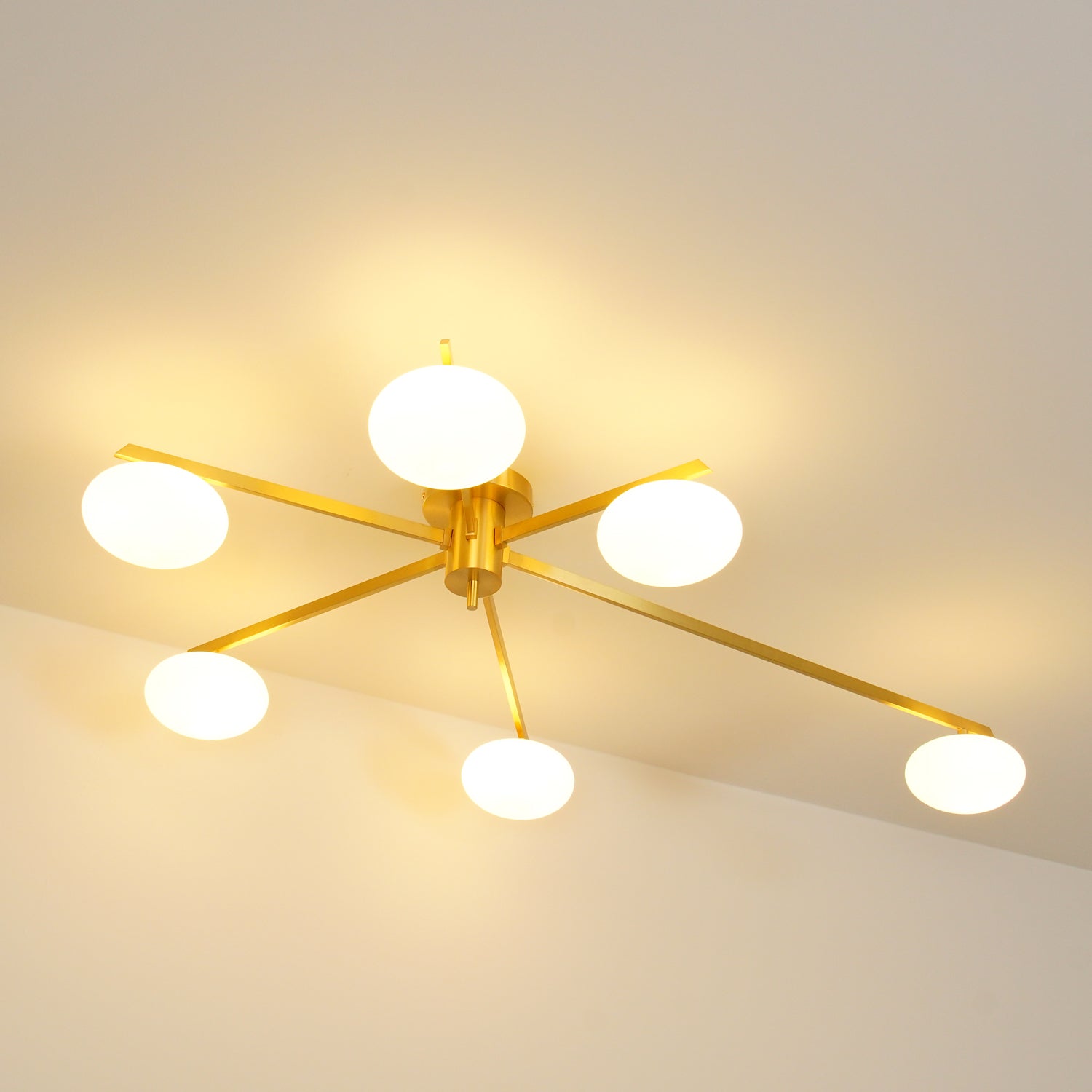 Plafonnier moderne Caluelo