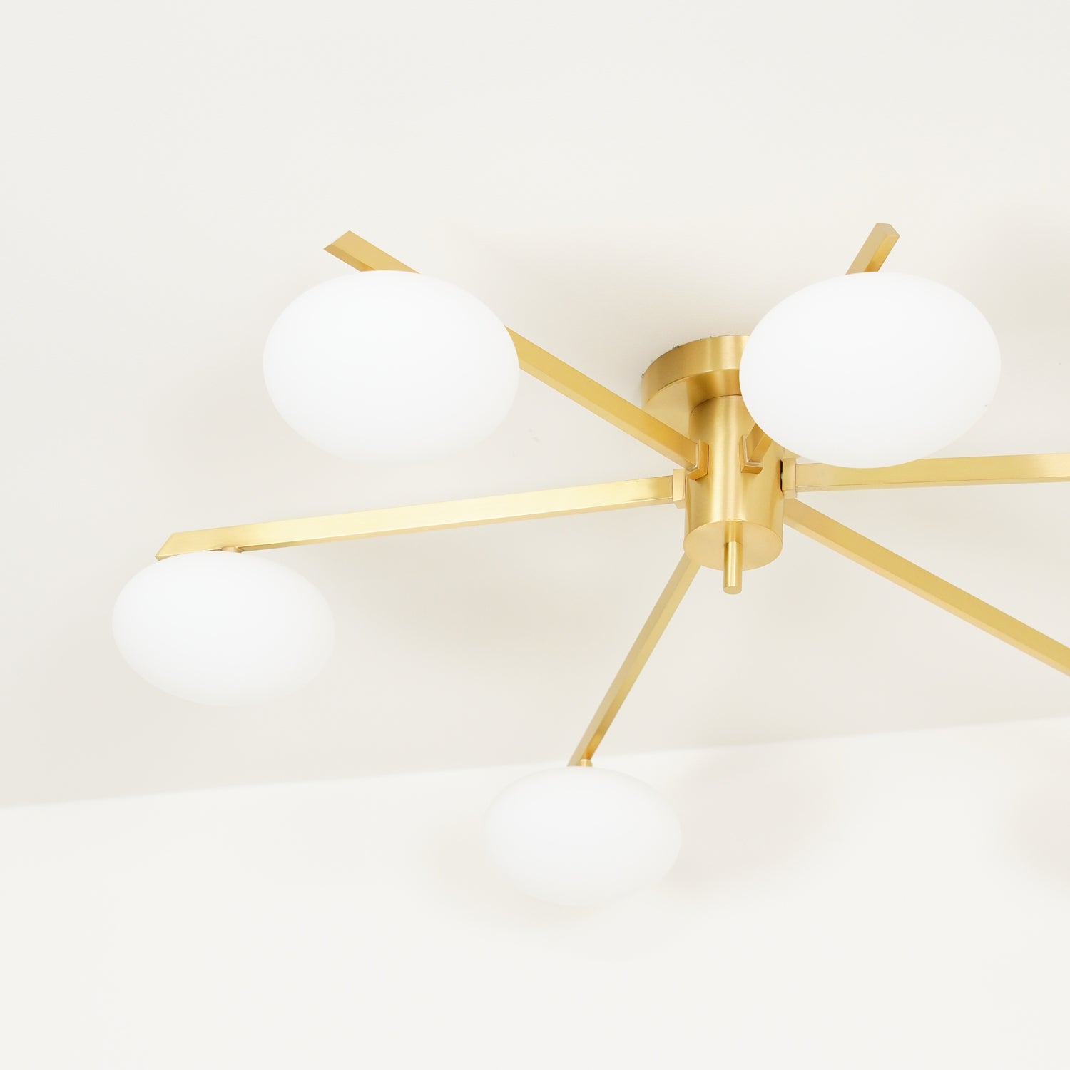 Plafonnier moderne Caluelo