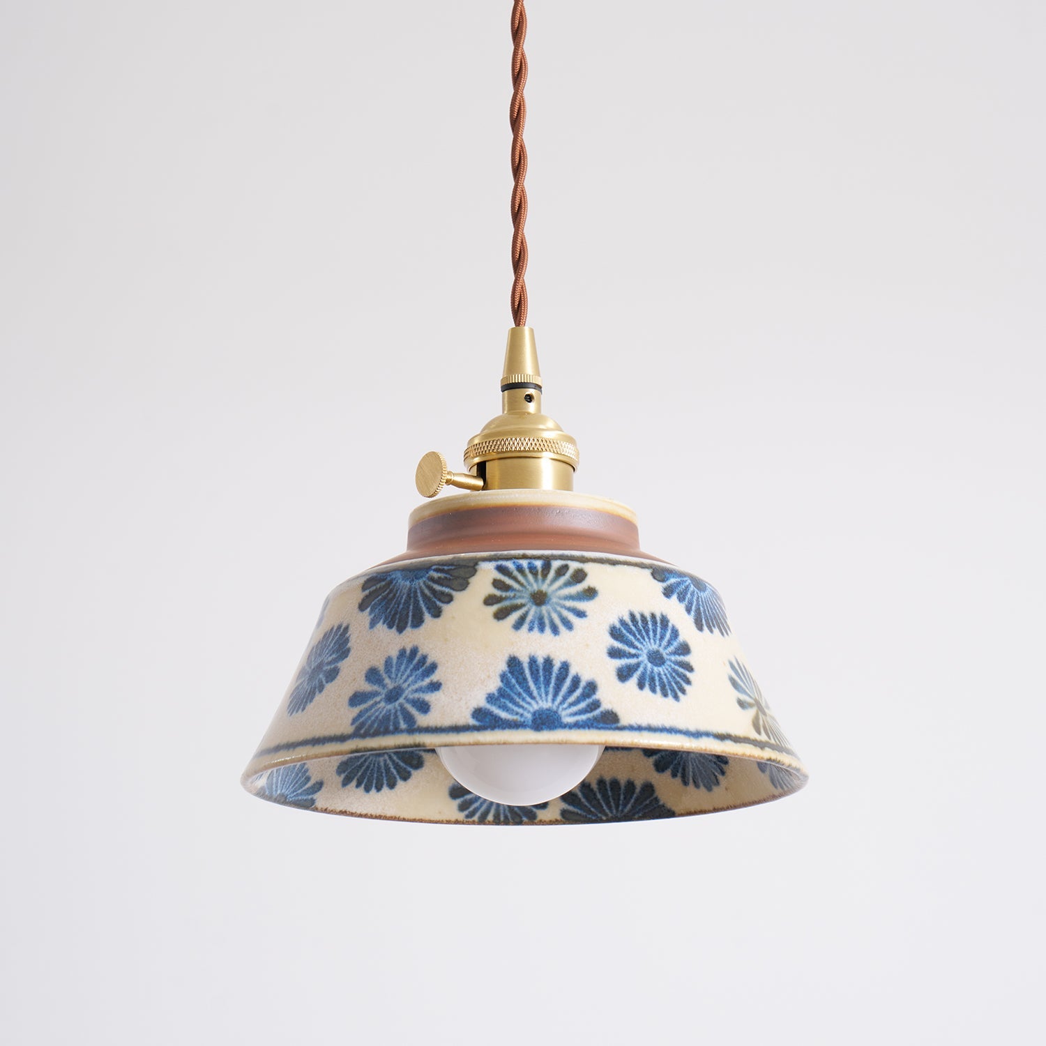 Suspension artisanale Celroncour