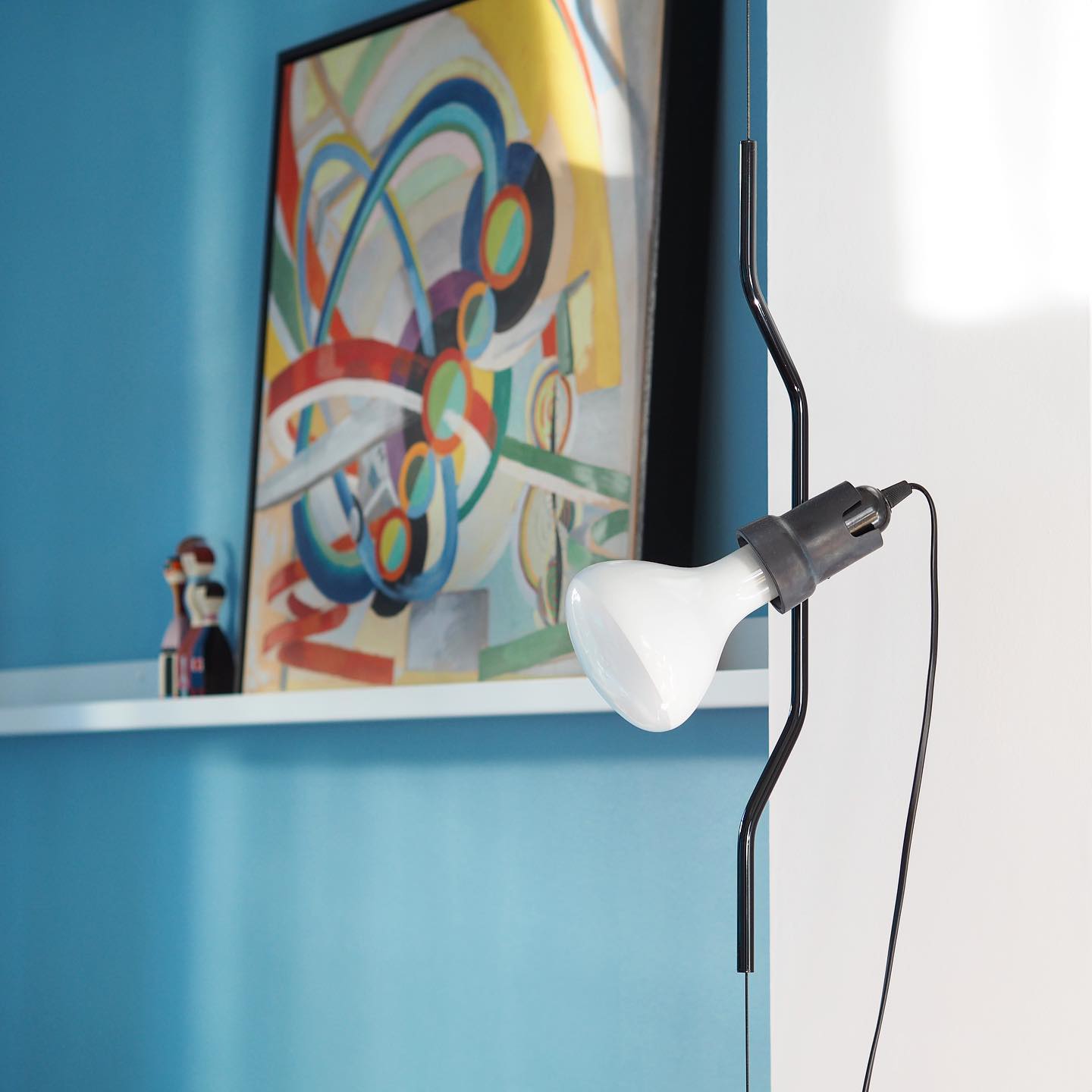 Lampe Emvionacq allant du sol au plafond