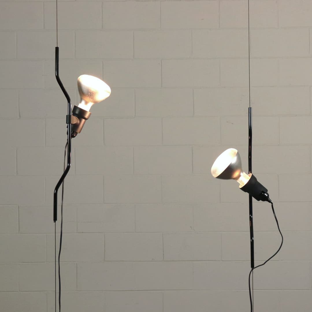 Lampe Emvionacq allant du sol au plafond
