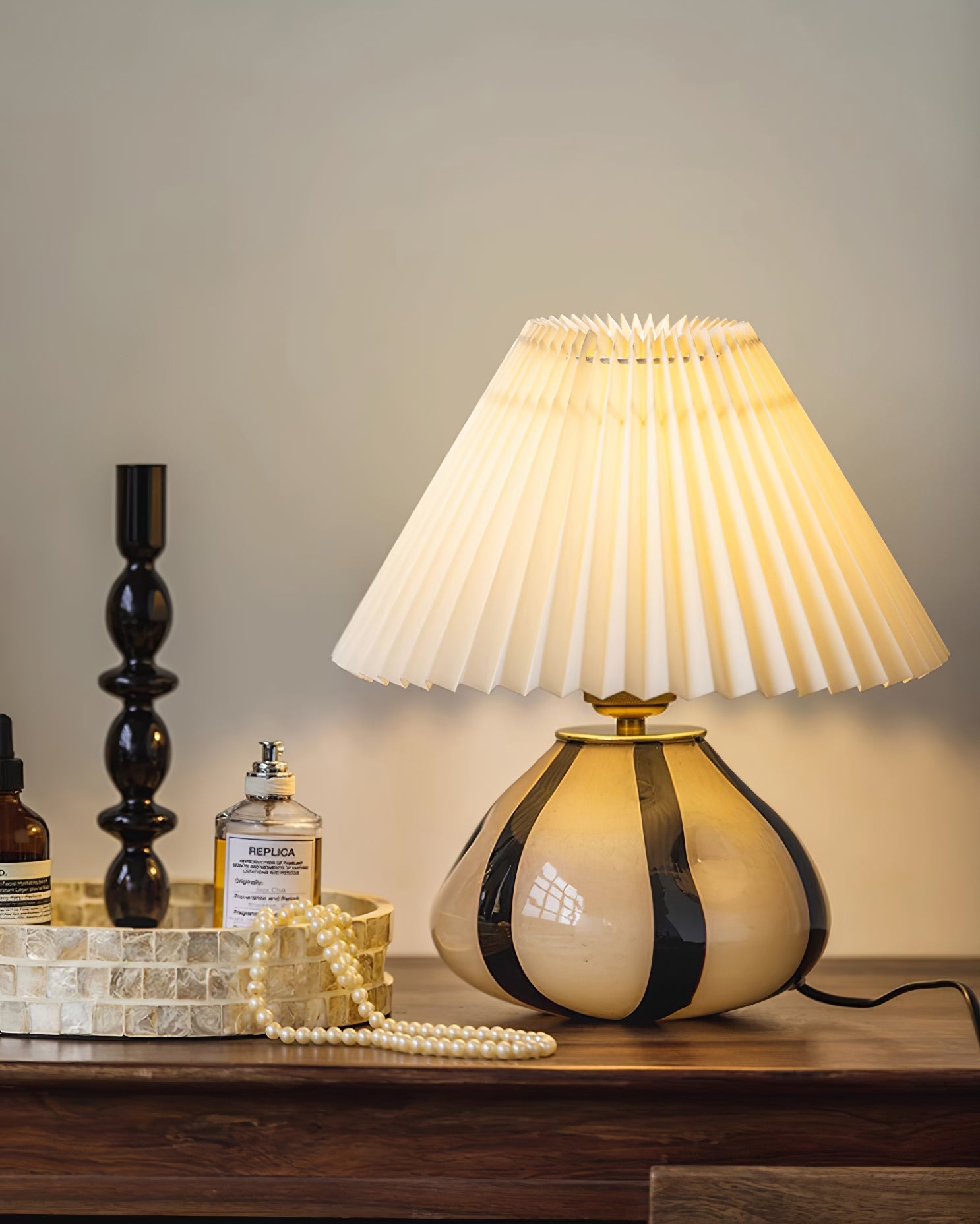 Lampe de table plissée Melrieno