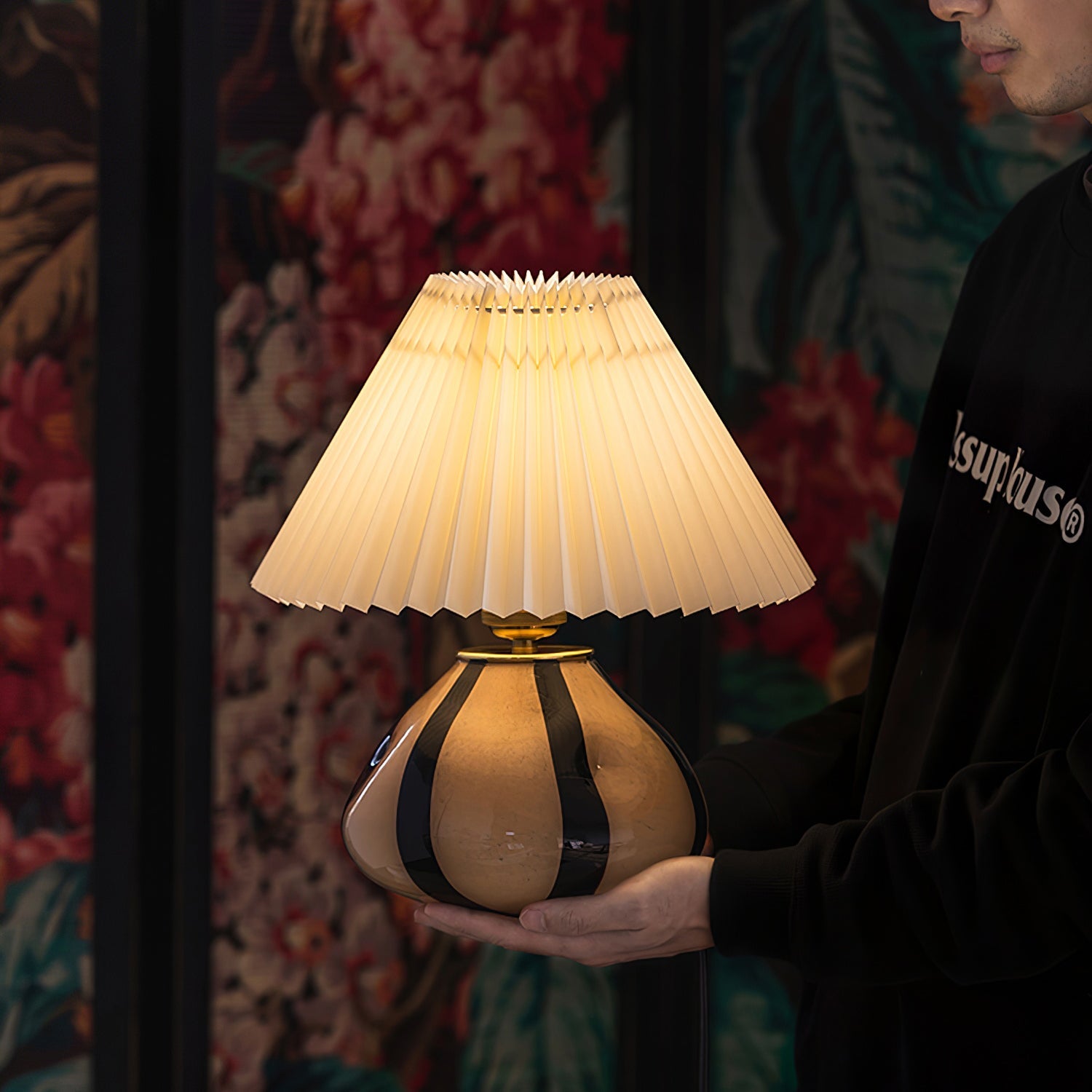 Lampe de table plissée Melrieno
