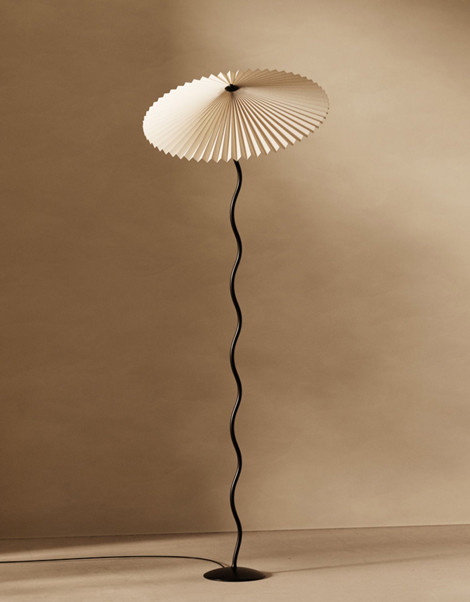 Lampadaire ondulé Semirélle