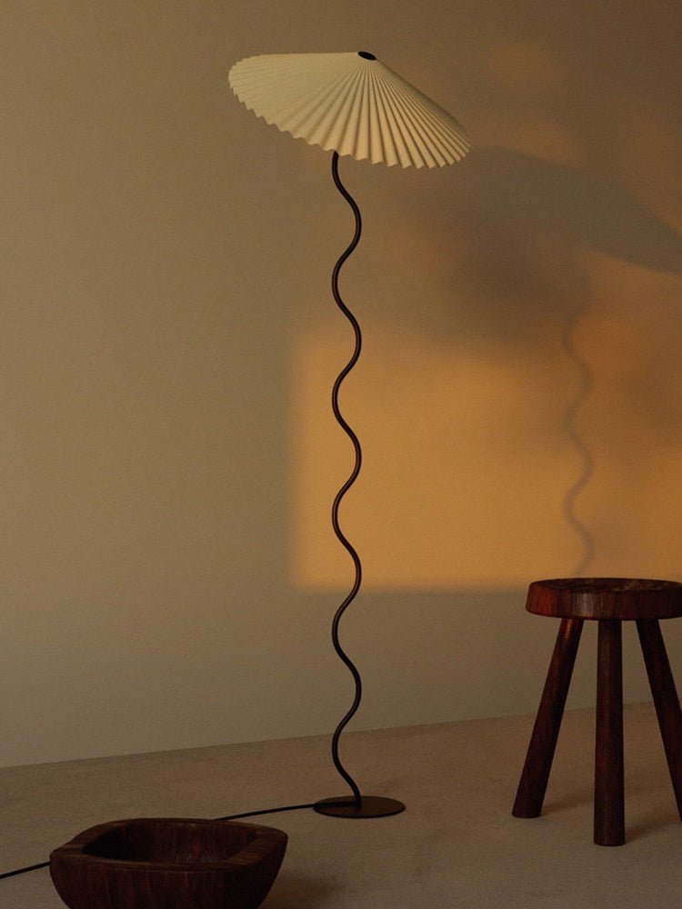 Lampadaire ondulé Semirélle
