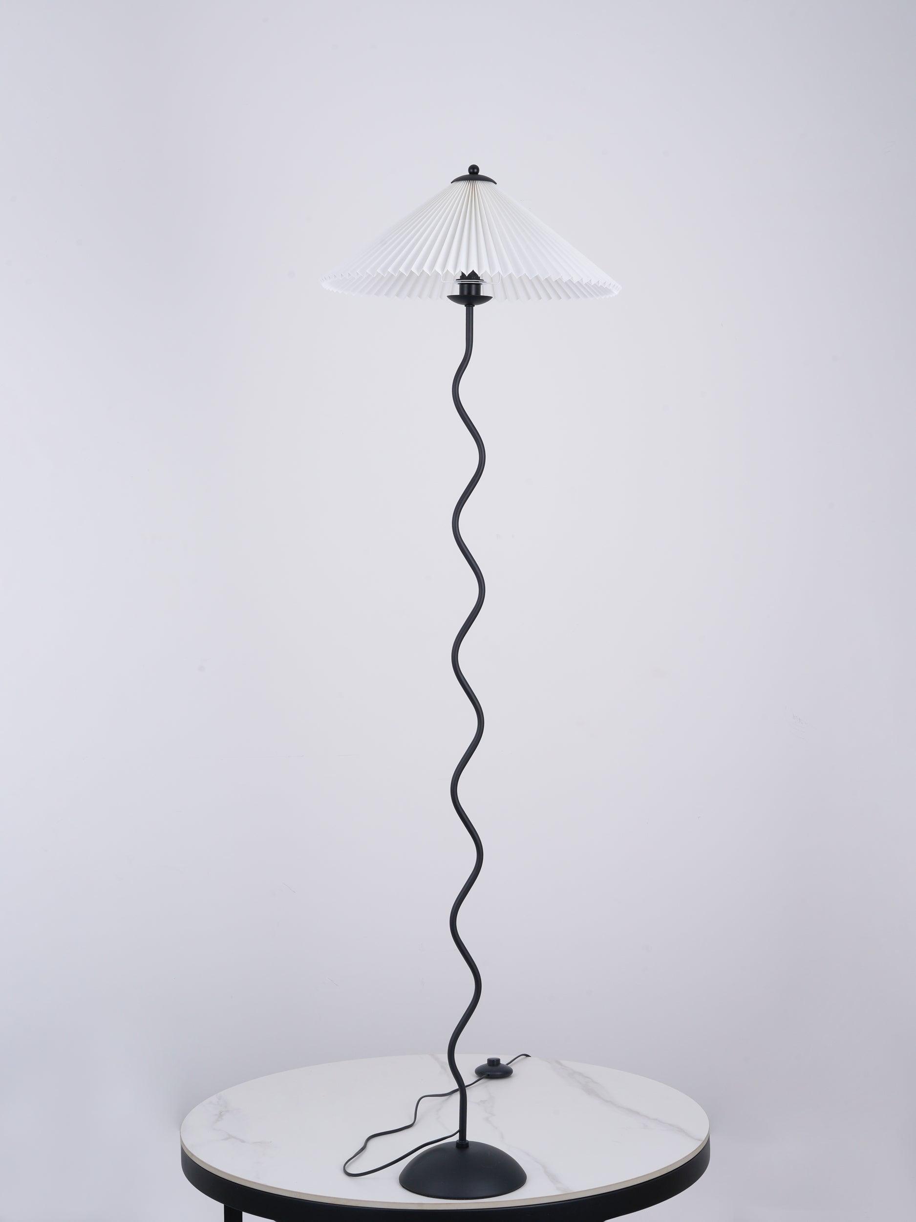 Lampadaire ondulé Semirélle