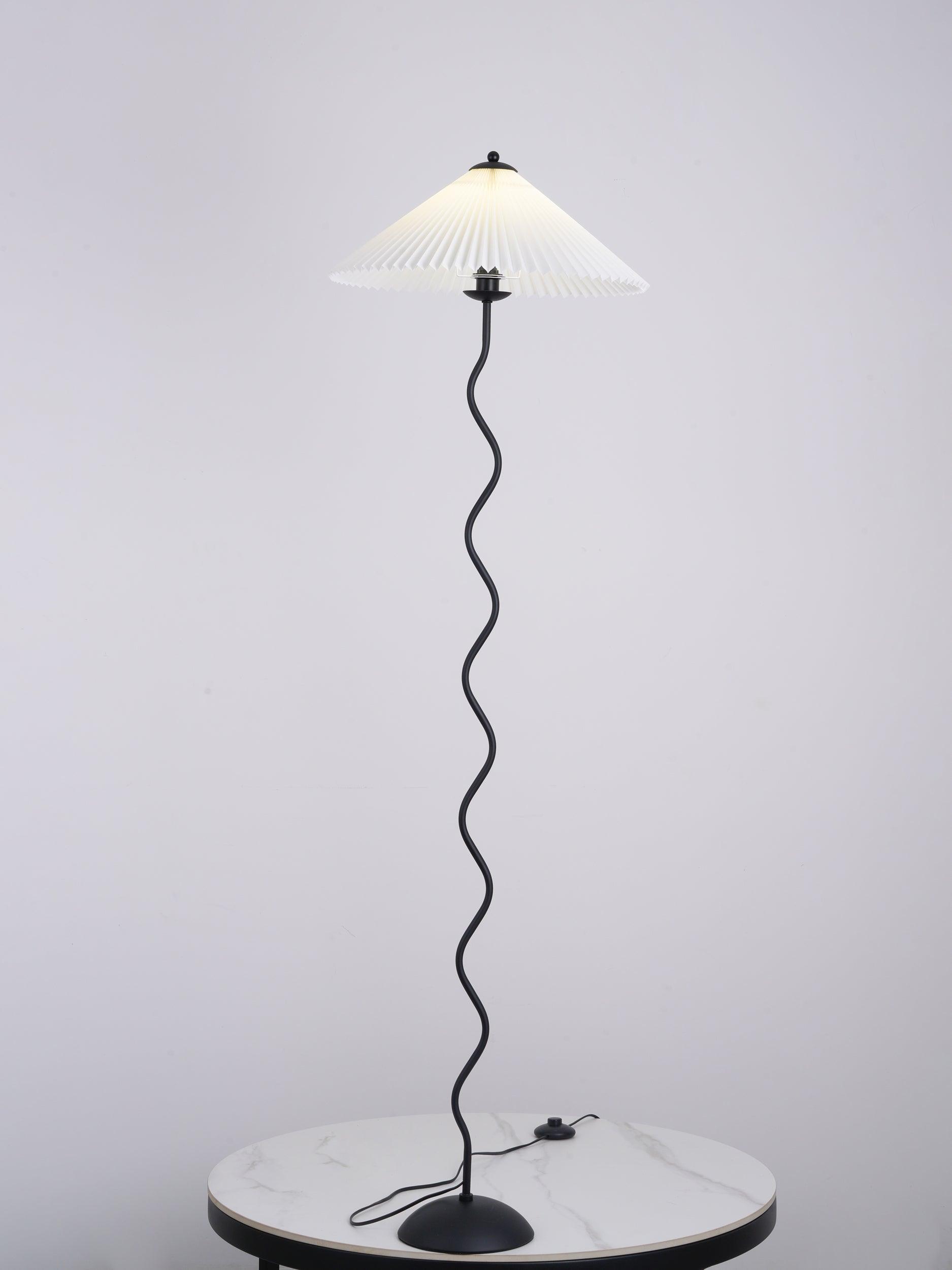 Lampadaire ondulé Semirélle