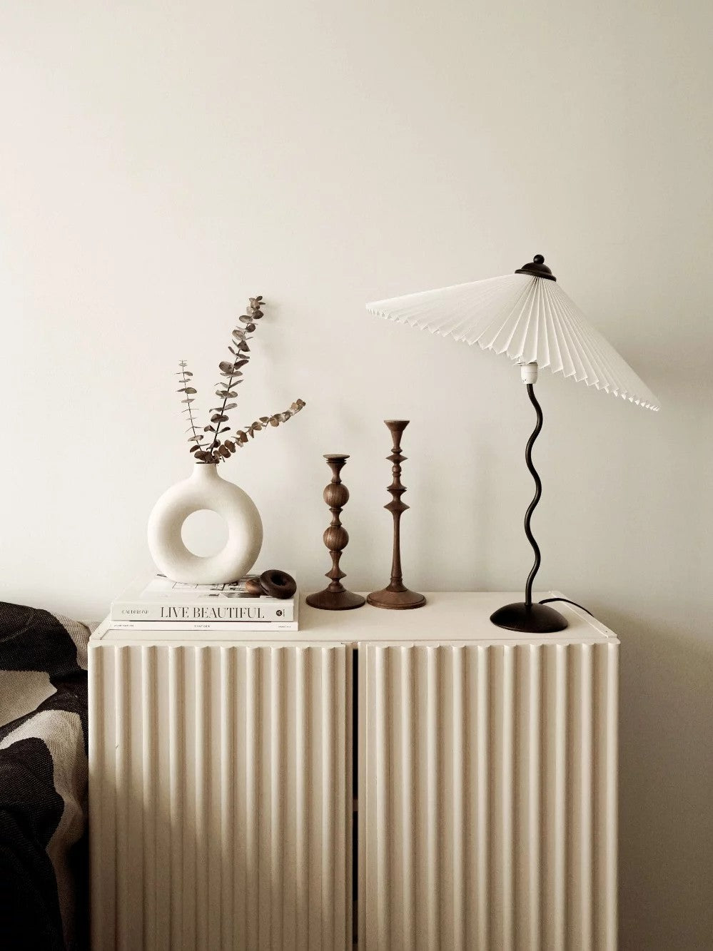 Lampe de table ondulée Toraris