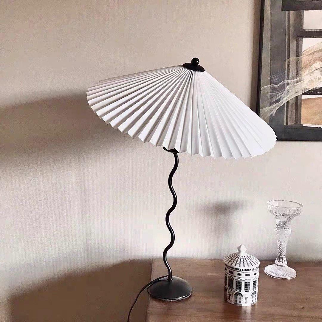 Lampe de table ondulée Toraris