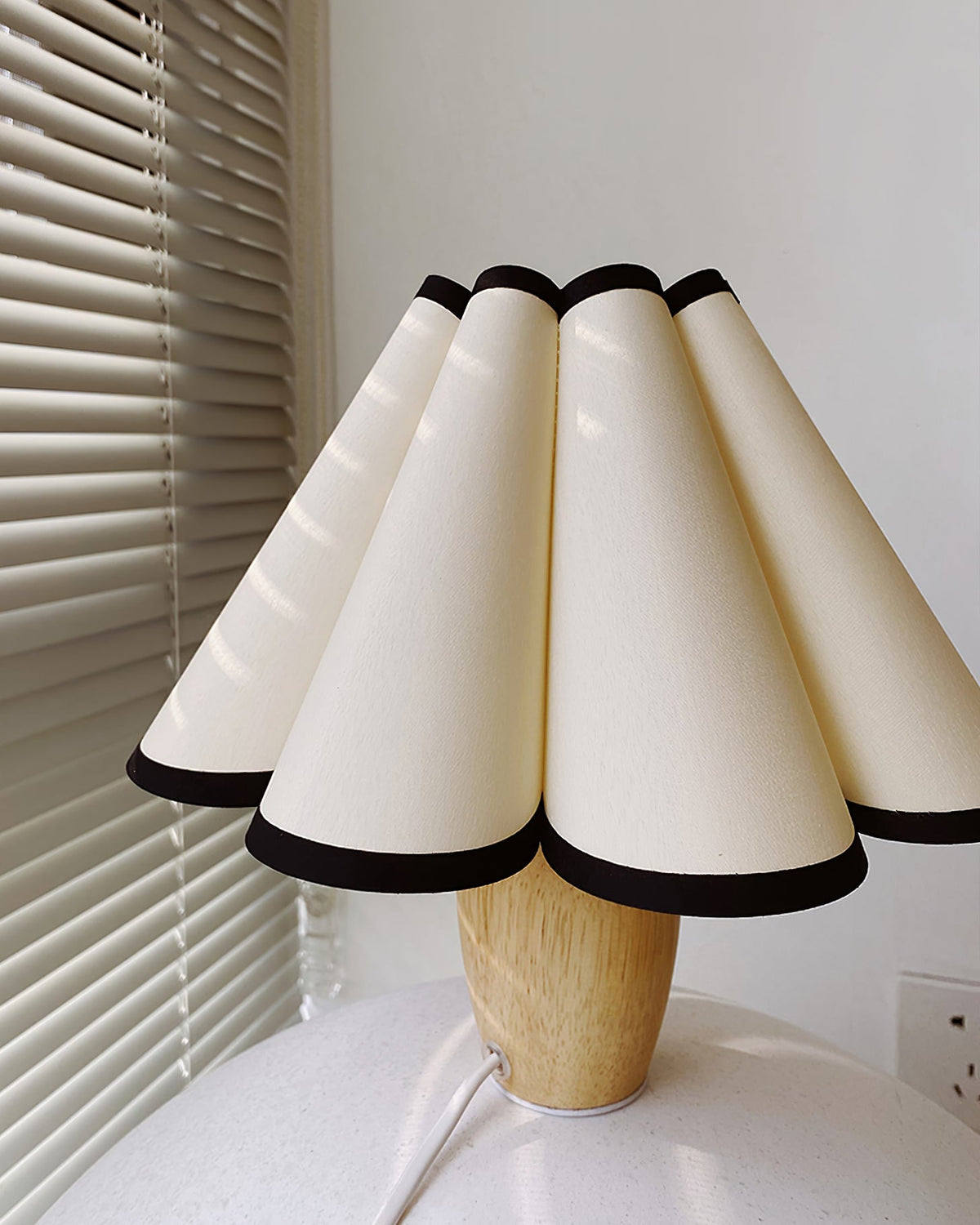 Lampe de table cannelée Almireco