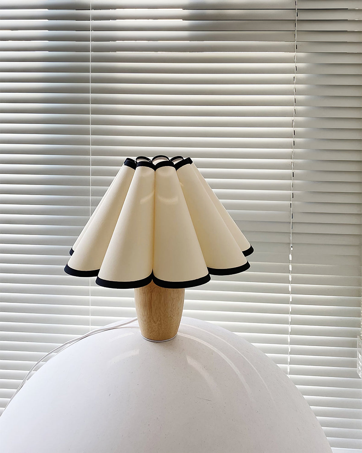 Lampe de table cannelée Almireco