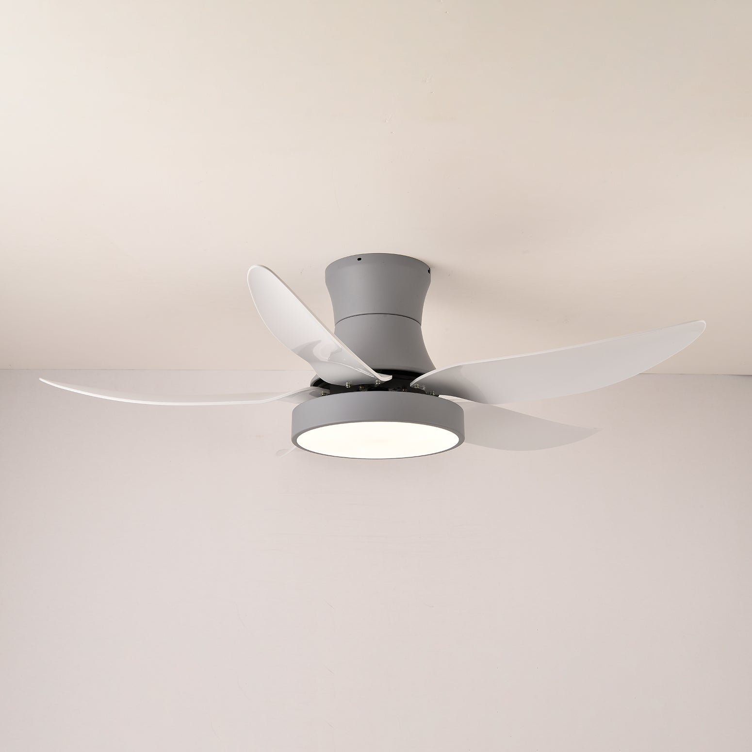 Ventilateur de plafond moderne Veerira